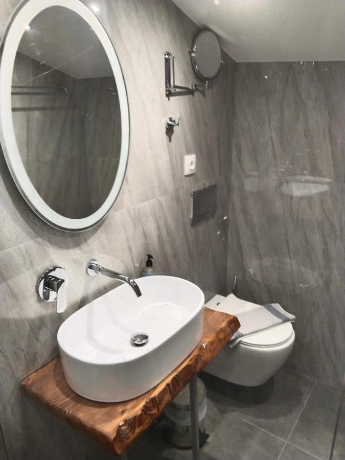 Hotel Almira อาเยีย ตรีอาส ภายนอก รูปภาพ