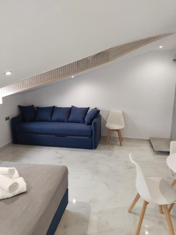 Hotel Almira อาเยีย ตรีอาส ภายนอก รูปภาพ