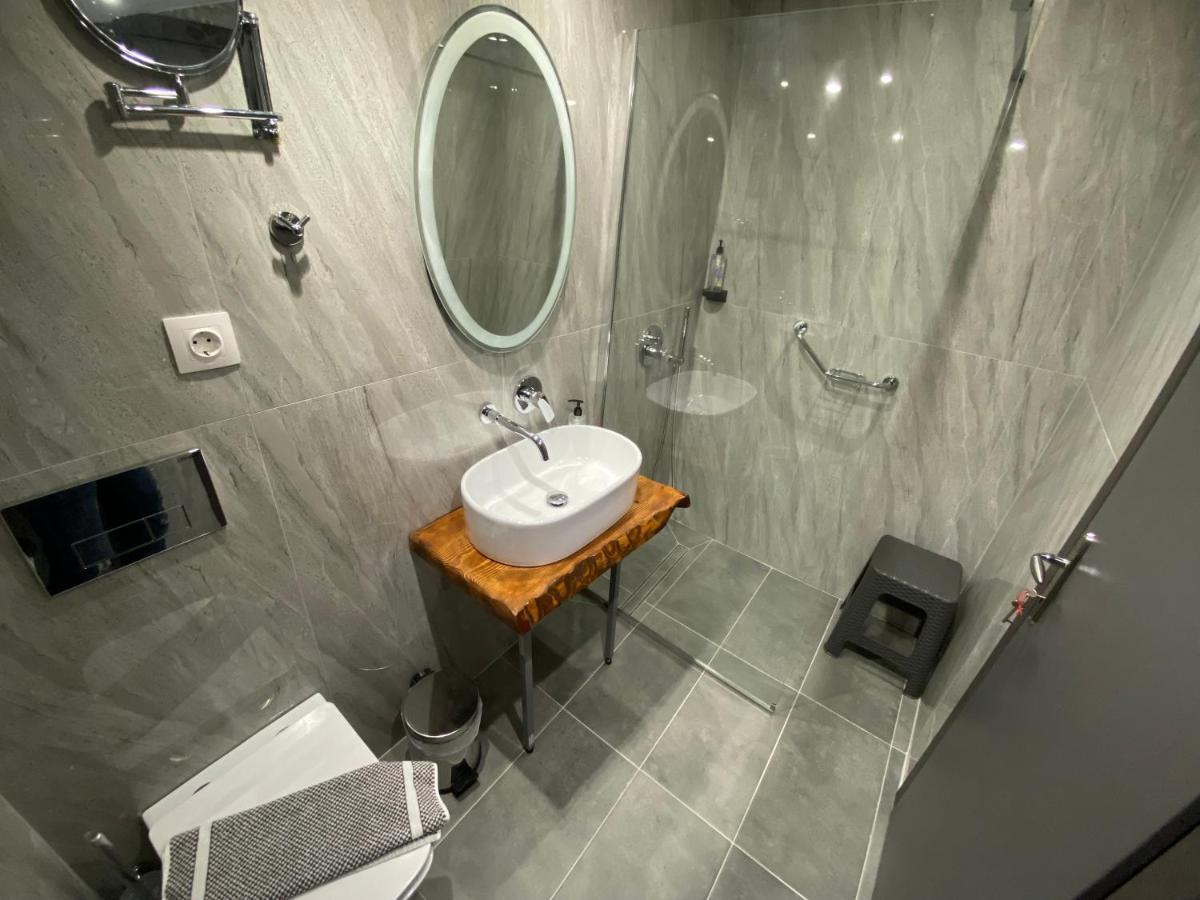 Hotel Almira อาเยีย ตรีอาส ภายนอก รูปภาพ