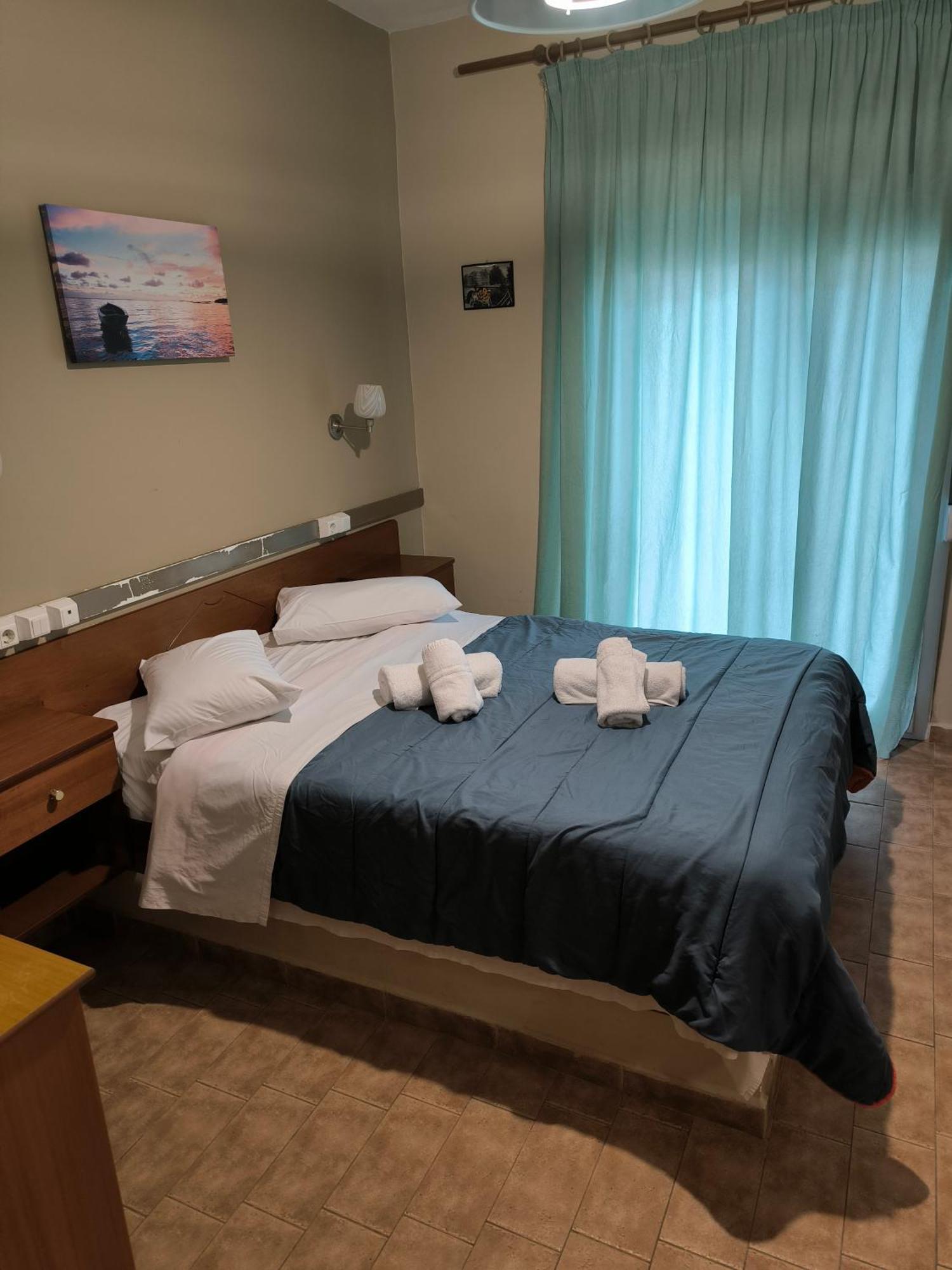 Hotel Almira อาเยีย ตรีอาส ภายนอก รูปภาพ